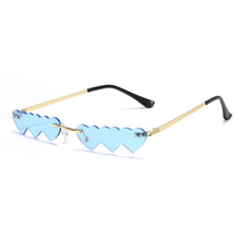 Load image into Gallery viewer, Queen of Hearts 👸♥️– Women’s Sunglasses – Gold &amp; Blue